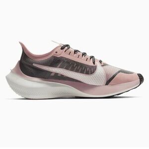 WMNS Nike Zoom Gravity